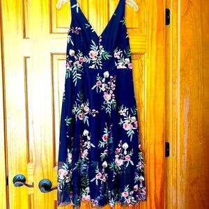 VINCE CAMUTO Embroidered Floral Fit & Flare Dress In Navy/pink size 6P.